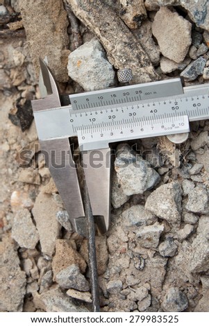 measuring wire  diameter by standard Vernier Calipers : construction analysis test work