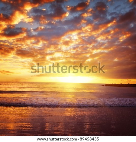 Beautiful bright sunset on the ocean.