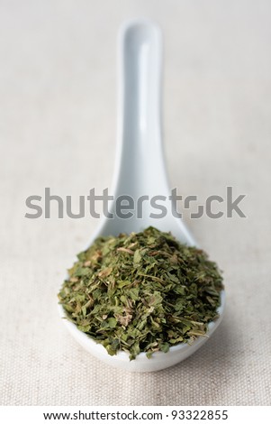 Spoonful of chopped dried parsley
