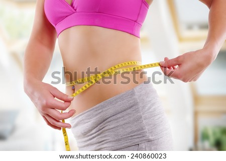 woman belly measure