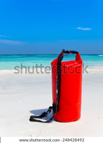 Waterproof bag for protect your belonging from water, put on the beach
