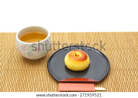 The good refreshment I\'d like to eat time of the tea/I take a break for a Japanese confection.