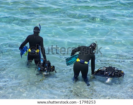 Scuba divers