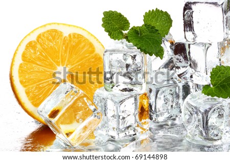lemon and ice cubes