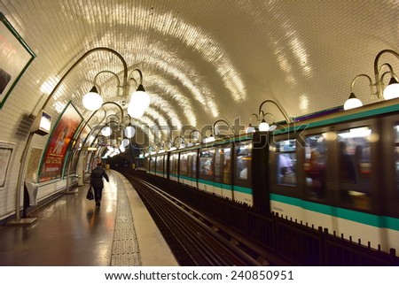 PARIS - SEPTEMBER 24: Train coming into Montrouge station of the Paris Metro, taken on September 24, 2014 in Paris, France