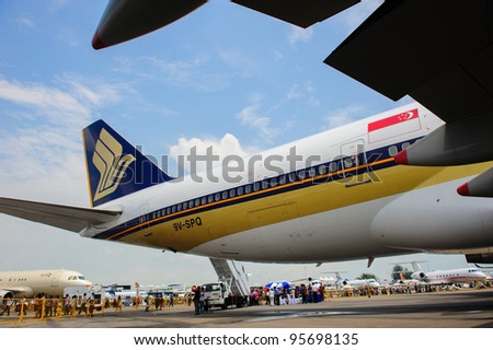 SINGAPORE - FEBRUARY 12: Singapore Airlines (SIA) showcasing its last Boeing 747-400 aircraft at Singapore Airshow February 12, 2012 in Singapore