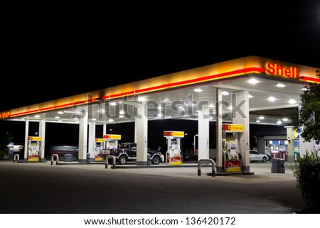 Jacksonville, Fl-April 7: Shell Gas Station On April 7, 2012 In Jacksonville, Florida. According To Forbes, Royal Dutch Shell Oil Company Is The 5th Largest Company Worldwide.