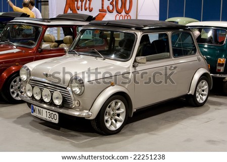 17 Mini Cooper 1300 at the