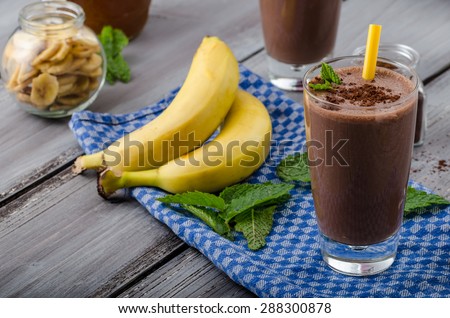 Chocolate-banana smoothie, 70 % cocoa, all natural ingredience