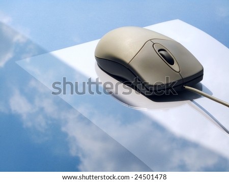 gray computer mouse with cable