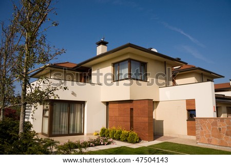 [Obrazek: stock-photo-single-family-yellow-house-o...504143.jpg]