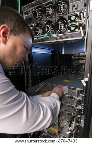 Network engineer solve the communication problem