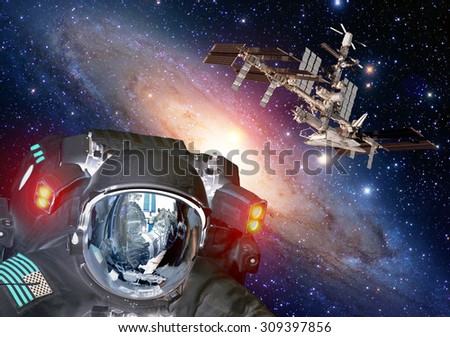 Astronaut et alien extraterrestrial sci fi ufo space spacecraft spaceship. Elements of this image furnished by NASA.