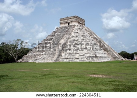 One of the main Aztec temples of Chichen Itza in Mexico.