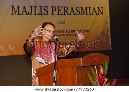 SEREMBAN, MALAYSIA-MAY 19: Dato Ibrahim Ismail, Director General of Museum Malaysia giving welcome speech during International Museum Day on May 19, 2011 in Seremban, Malaysia.