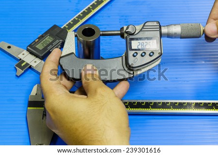 operator prepare measuring equipment to inspection mold and die