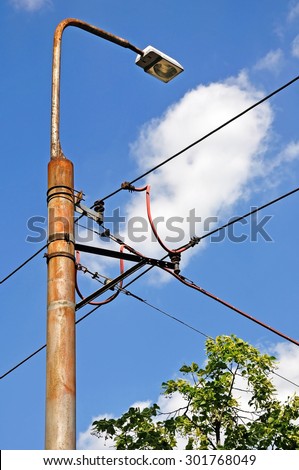 Street light and aerial lead cables