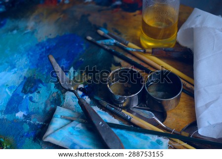 The tools of artist are on palette, the moment workflow.