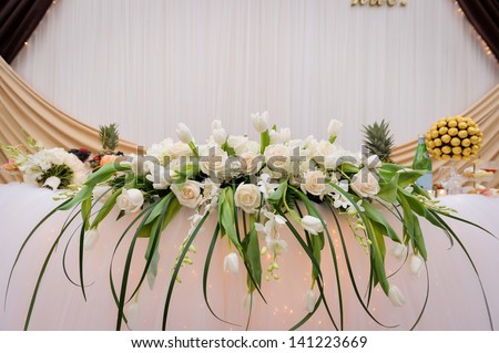 Wedding Table Flower Decoration Stock Photo 141223669 : Shutterstock