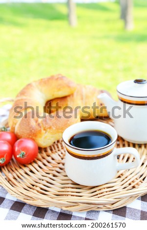 ?Coffee and bread