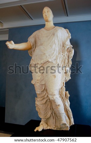 marble statue of the goddess athena