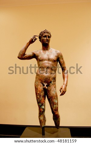 Bronze statue of a greek athlete