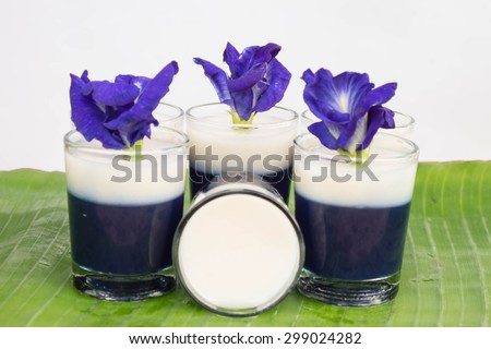 Thai Traditional Dessert (Jelly Butterfly pea), Thai Dessert from pea flowers