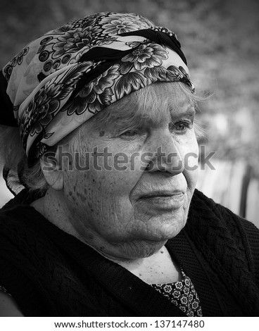 black and white portrait of an elderly woman