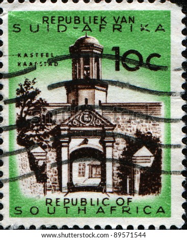 SOUTH AFRICA - CIRCA 1961: A stamp printed in South Africa (RSA) shows Cape Town Castle entrance, circa 1961