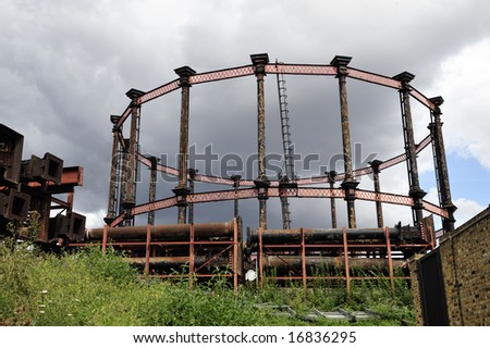Guide frame for Single Gas Holder No 8. Originally erected by the Imperial Gas Light and Coke Company in 1880 and decommissioned in the 1980s, now Grade II-listed.