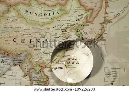 Magnifying Taiwan on map