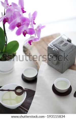 the image of flower and tea pot