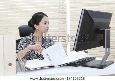the image of Asian businesswoman and working at home