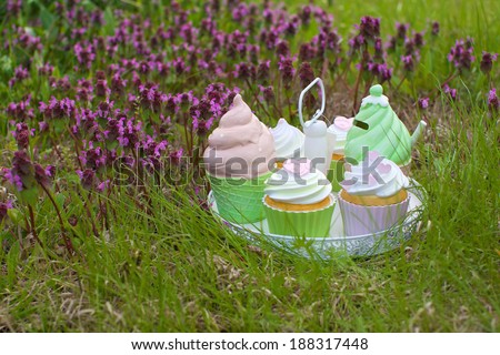 tray with ice cream, cake box with spring flowers