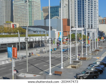 SAN FRANCISCO, USA - OCTOBER 18, 2013: Pedestrian and car traffic in the city of San Francisco in California USA