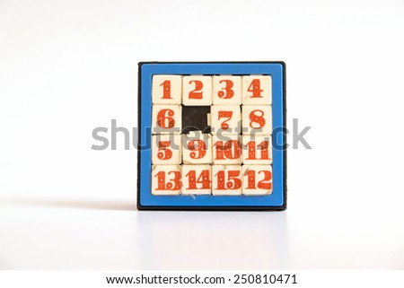Sliding puzzle game with 15 numbers