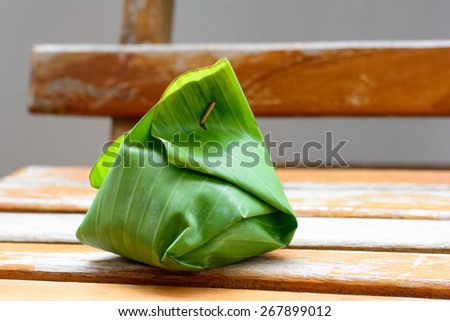 thai dessert packing with banana leaf