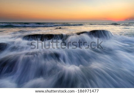 Movement of the wave at Lanhinkhao, Maeramphueng Beach, Rayong, Thailand