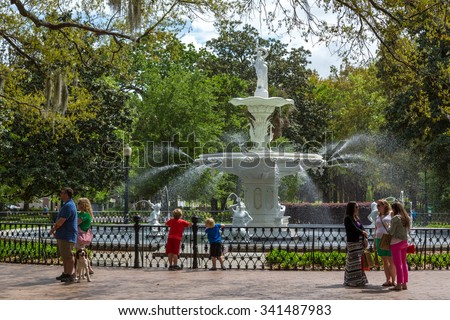 Savannah, Georgia - April 27th 2014 - Local and tourist enjoying a warm day in Savannah in Georgia, west USA