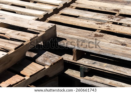 stack of empty wood palettes