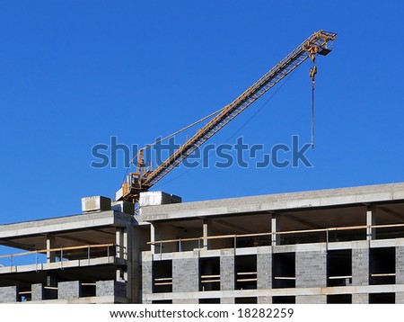 the elevating crane in the new building