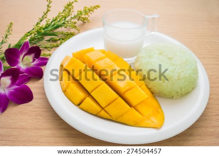 Thai dessert, Ripe mango and sticky rice with coconut milk