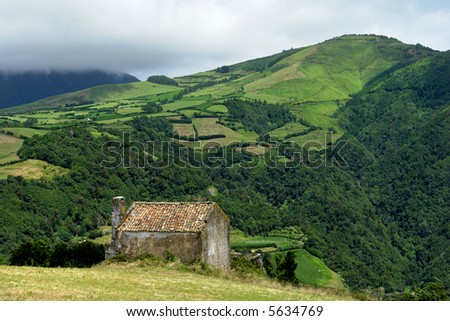 old farm house at the azores hills