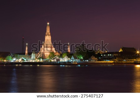Wat Arun temple is the famous sightseeing place in Bangkok.