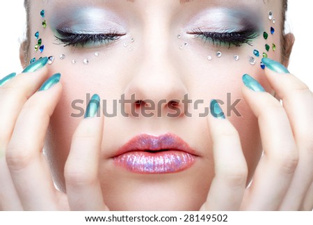 Lifestyle - Pagina 2 Stock-photo-close-up-portrait-of-beautiful-caucasian-young-woman-with-pearl-glamour-make-up-and-blue-nails-28149502