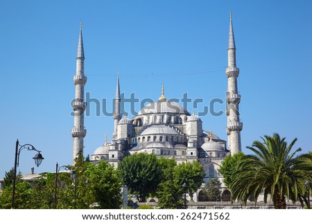 The view of the Blue Mosque (Sultanahmet Camii) on a sunny day in Istanbul, Turkey
