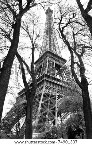 black and white pictures of paris. in lack and white style,