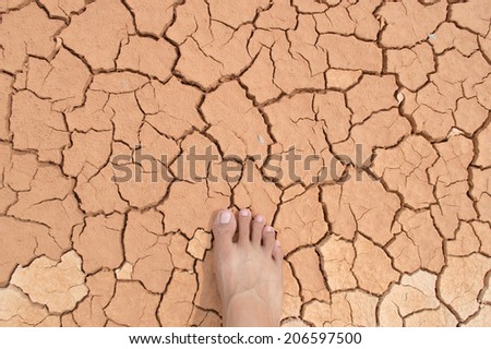 foot on Dry soil