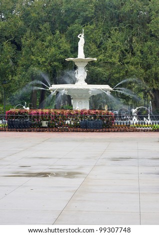 Approaching the fountain in Forsythe Park, Savannah, Georgia