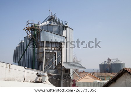 Agricultural silos and buildings